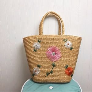‘90s Floral Straw Handbag >> EUC